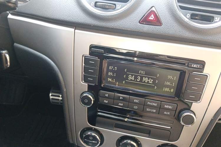 Used Volkswagen Lavida 2010 1.4TSI Sport Edition Audio And AC Panel