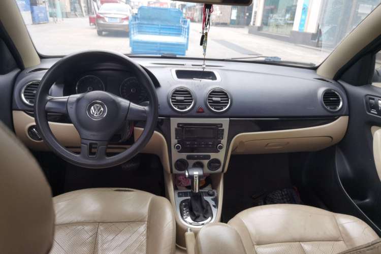 Used Volkswagen Lavida 2010 1.4TSI Sport Edition Center Console