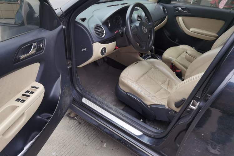 Used Volkswagen Lavida 2010 1.4TSI Sport Edition Driver Seat