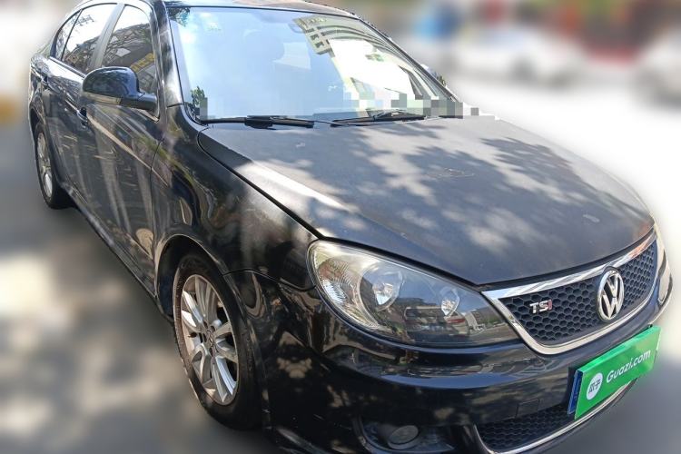 Used Volkswagen Lavida 2010 1.4TSI Sport Edition Front Right 45 Deg