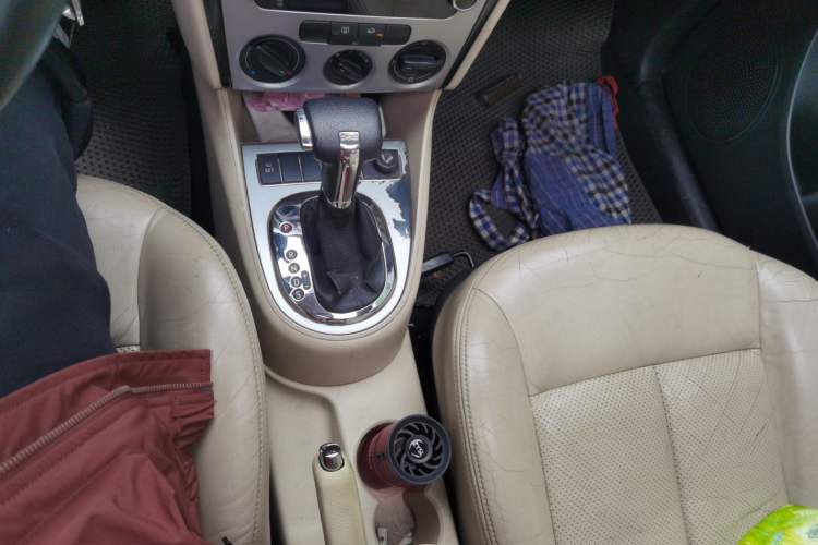 Used Volkswagen Lavida 2010 1.4TSI Sport Edition Gear Lever