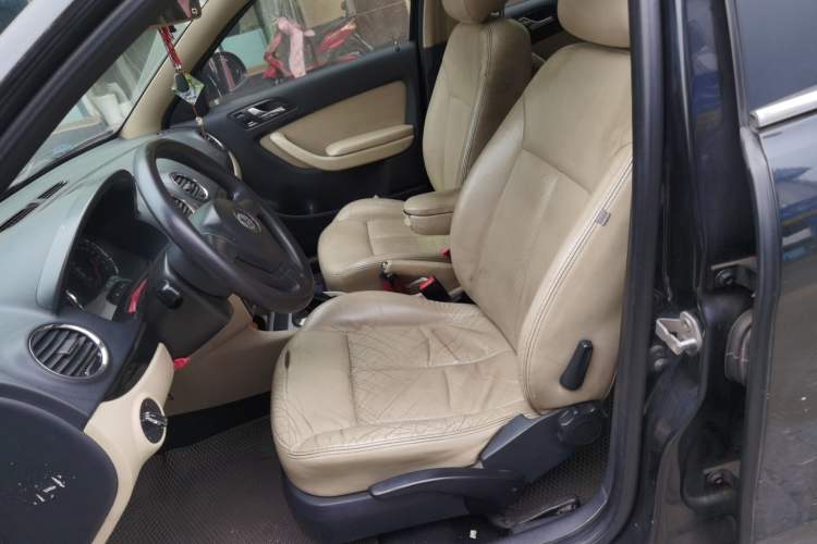Used Volkswagen Lavida 2010 1.4TSI Sport Edition Left Front Seat