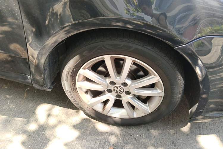 Used Volkswagen Lavida 2010 1.4TSI Sport Edition Right Front Wheel Hub