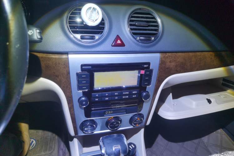 Used Volkswagen Lavida 2010 1.4TSI Sport Edition Audio And AC Panel