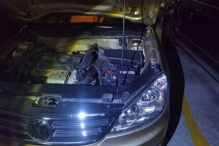 Used Volkswagen Lavida 2010 1.4TSI Sport Edition Engine Bay Left