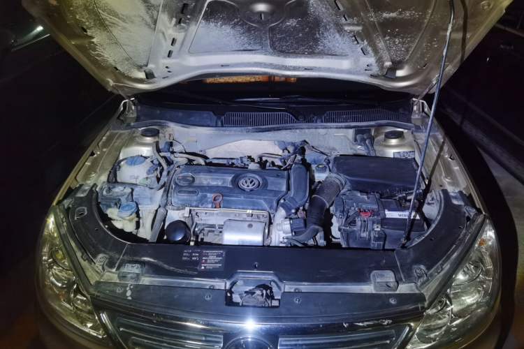 Used Volkswagen Lavida 2010 1.4TSI Sport Edition Engine Bay
