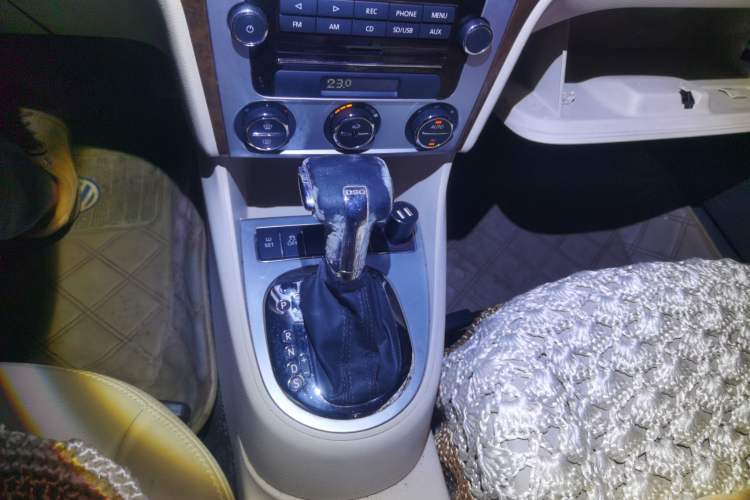 Used Volkswagen Lavida 2010 1.4TSI Sport Edition Gear Lever