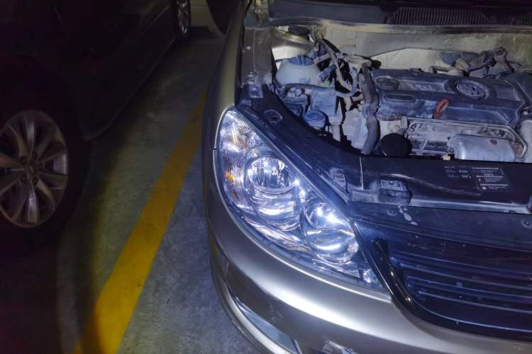 Used Volkswagen Lavida 2010 1.4TSI Sport Edition Right Front Headlight