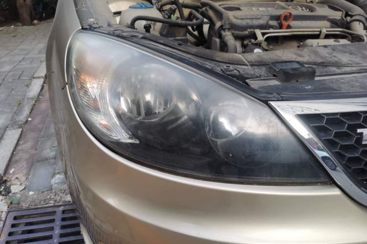 Used Volkswagen Lavida 2010 1.4TSI Sport Edition Right Front Headlight