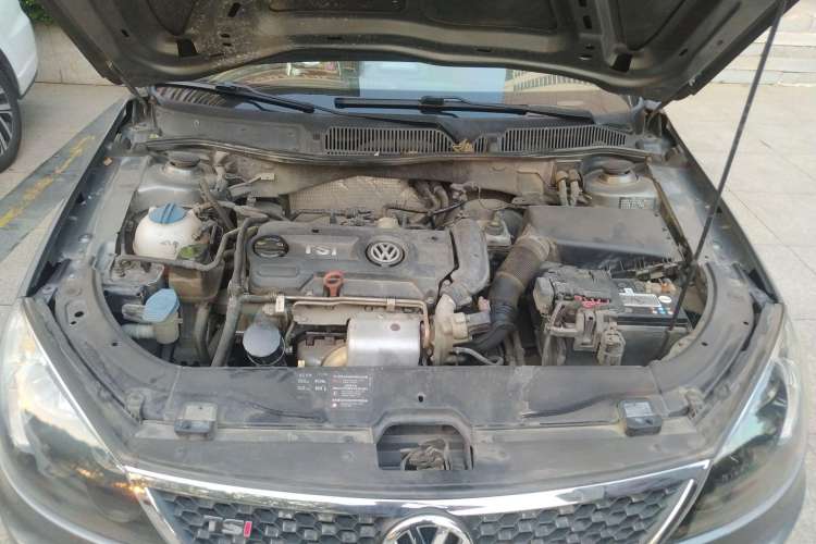 Used Volkswagen Lavida 2010 1.4TSI Sport Edition Engine Bay