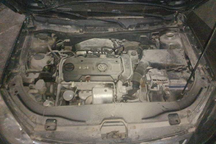 Used Volkswagen Lavida 2010 1.4TSI Sport Edition Engine Bay