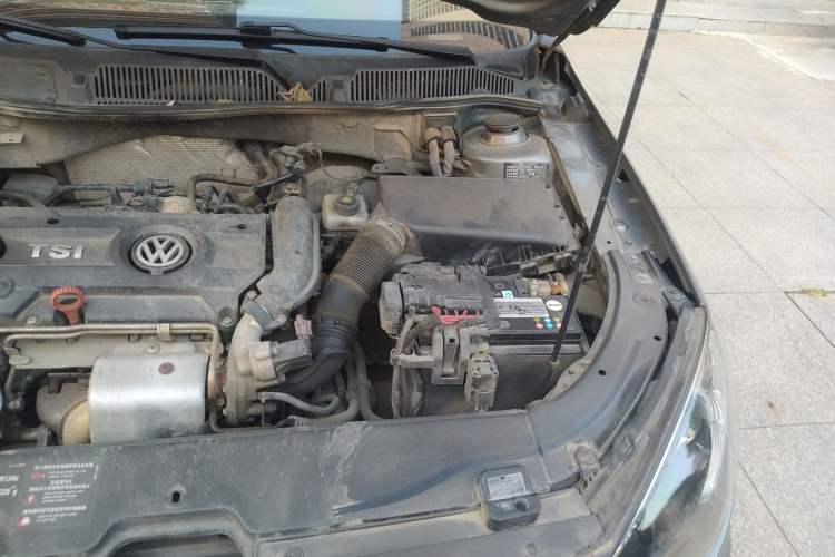 Used Volkswagen Lavida 2010 1.4TSI Sport Edition Engine Bay Left