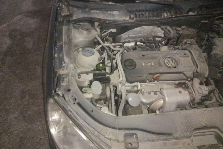 Used Volkswagen Lavida 2010 1.4TSI Sport Edition Engine Bay Right