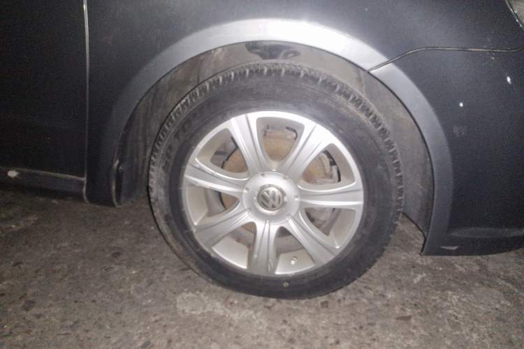 Used Volkswagen Lavida 2010 1.4TSI Sport Edition Right Front Wheel Hub