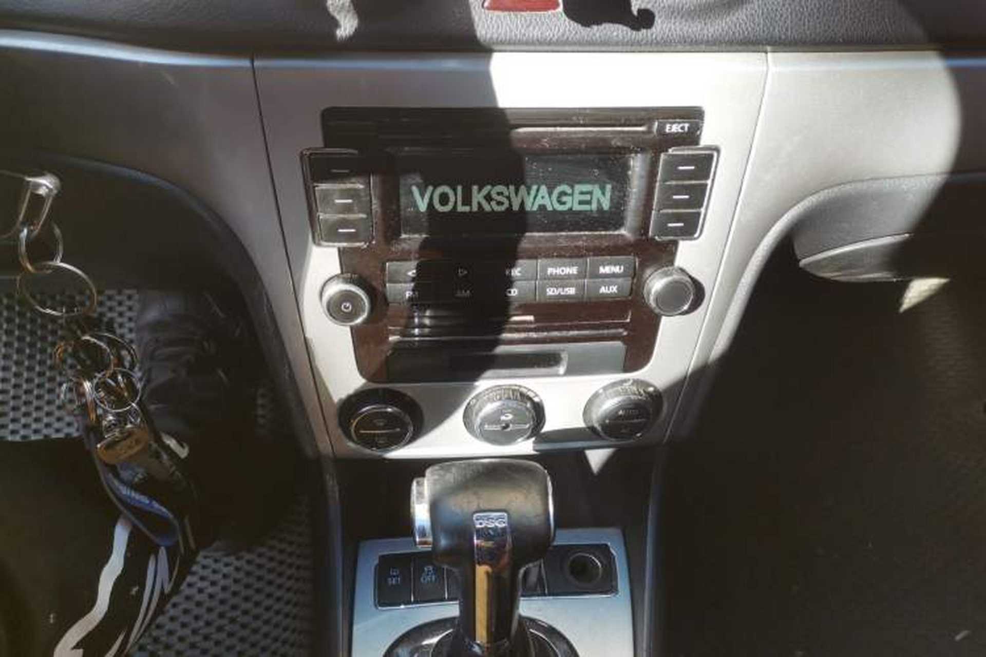 Used Volkswagen Lavida 2010 1.4TSI Sport Edition Audio And AC Panel