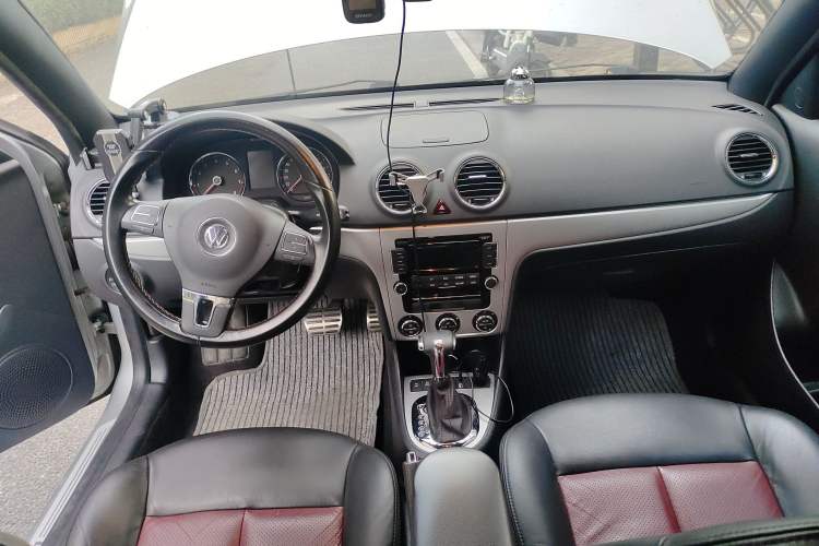 Used Volkswagen Lavida 2010 1.4TSI Sport Edition Center Console