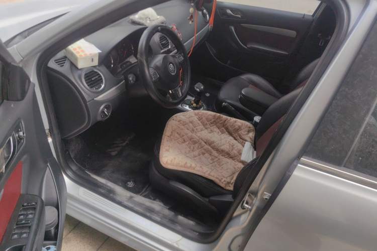 Used Volkswagen Lavida 2010 1.4TSI Sport Edition Driver Seat