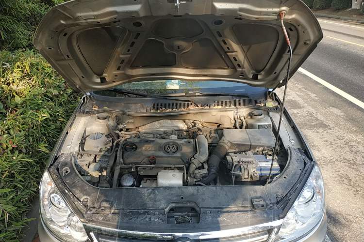 Used Volkswagen Lavida 2010 1.4TSI Sport Edition Engine Bay