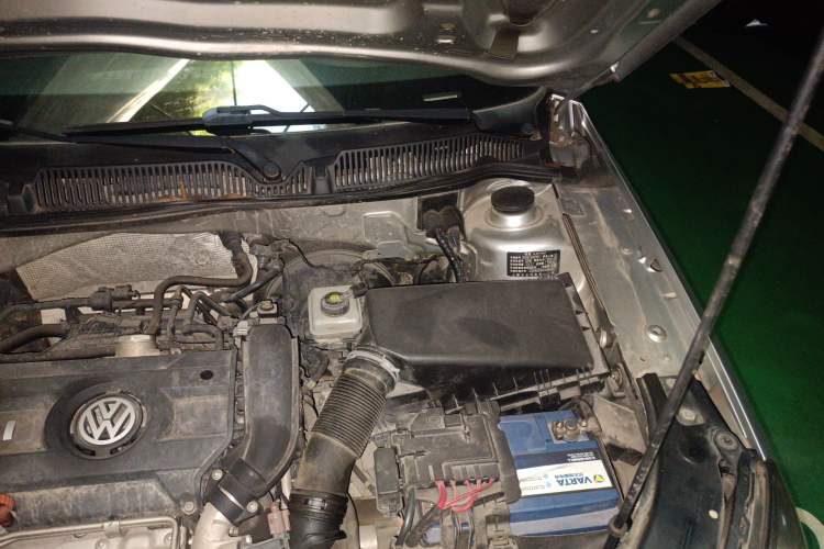 Used Volkswagen Lavida 2010 1.4TSI Sport Edition Engine Bay Left