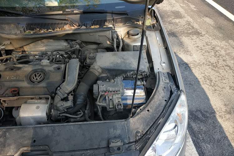 Used Volkswagen Lavida 2010 1.4TSI Sport Edition Engine Bay Left