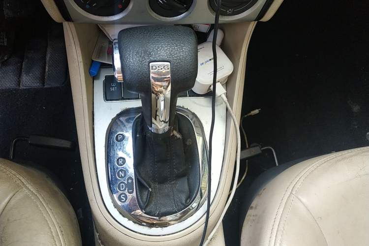 Used Volkswagen Lavida 2010 1.4TSI Sport Edition Gear Lever