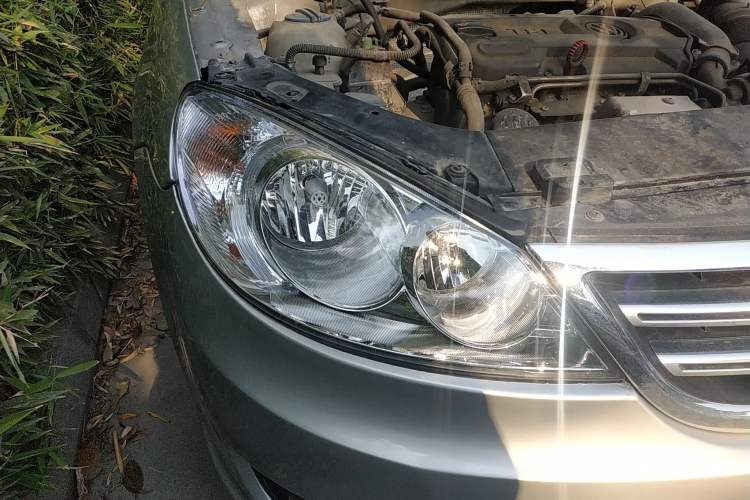 Used Volkswagen Lavida 2010 1.4TSI Sport Edition Right Front Headlight