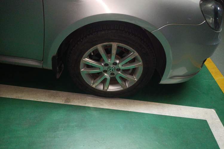 Used Volkswagen Lavida 2010 1.4TSI Sport Edition Right Front Wheel Hub