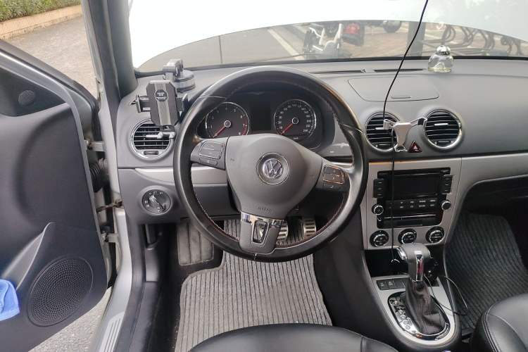 Used Volkswagen Lavida 2010 1.4TSI Sport Edition Steering Wheel