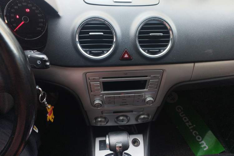 Used Volkswagen Lavida 2010 1.4TSI Sport Edition Audio And AC Panel