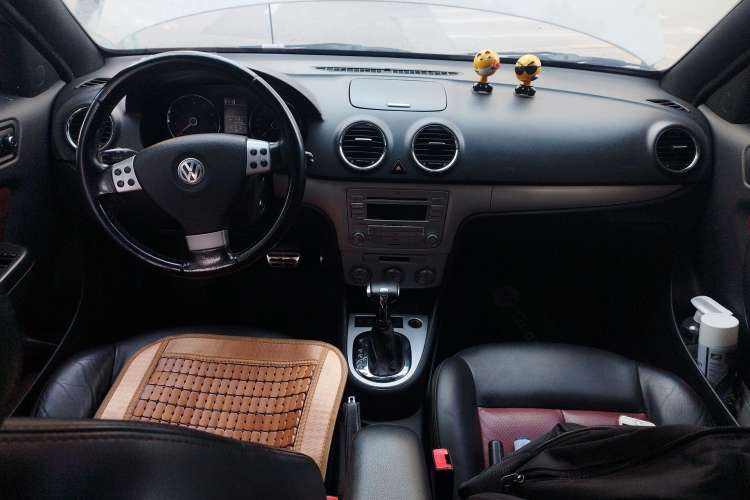 Used Volkswagen Lavida 2010 1.4TSI Sport Edition Center Console