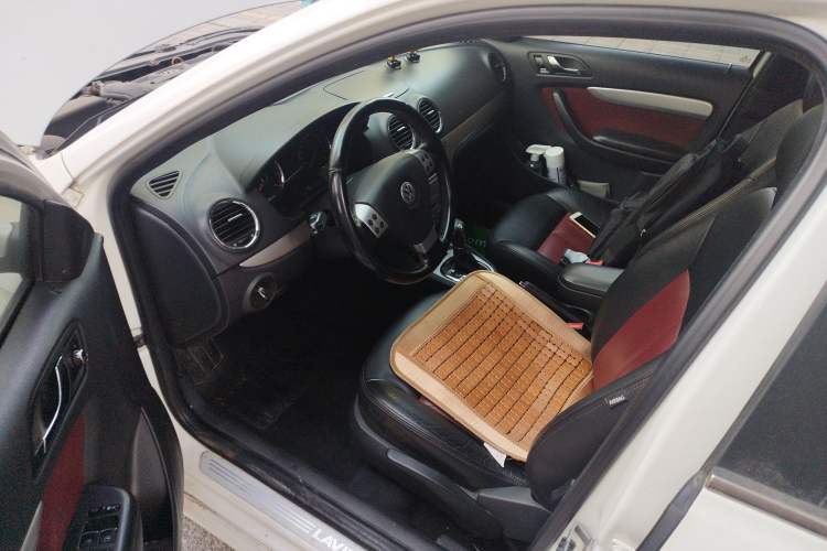 Used Volkswagen Lavida 2010 1.4TSI Sport Edition Driver Seat