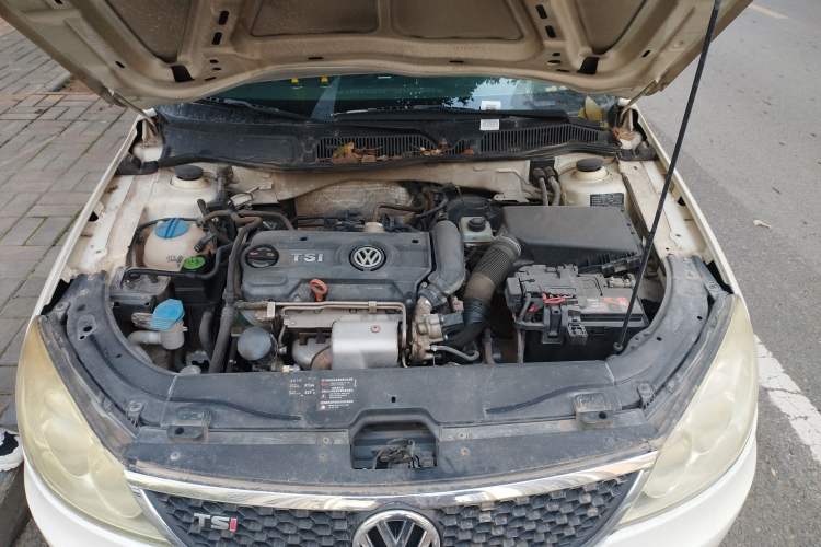 Used Volkswagen Lavida 2010 1.4TSI Sport Edition Engine Bay