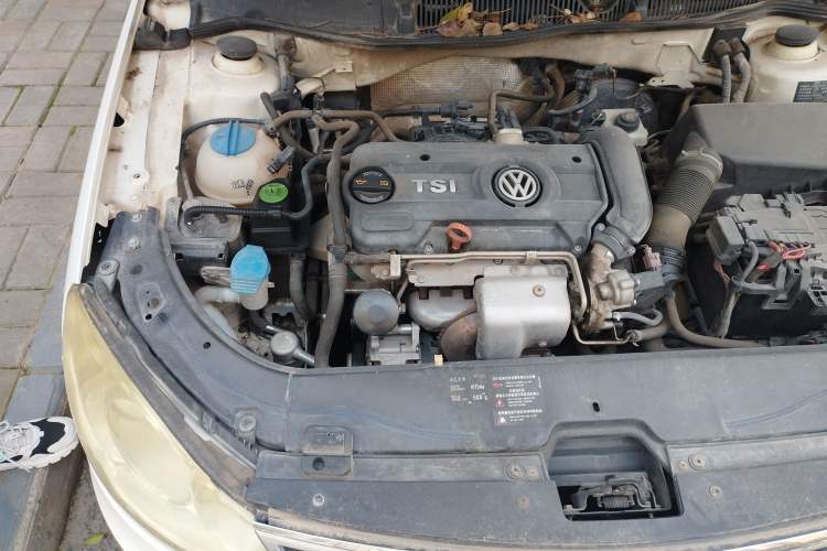 Used Volkswagen Lavida 2010 1.4TSI Sport Edition Engine Bay Right
