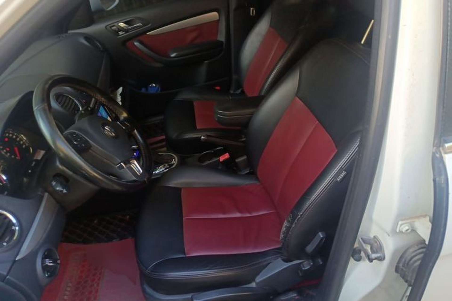Used Volkswagen Lavida 2010 1.4TSI Sport Edition Left Front Seat