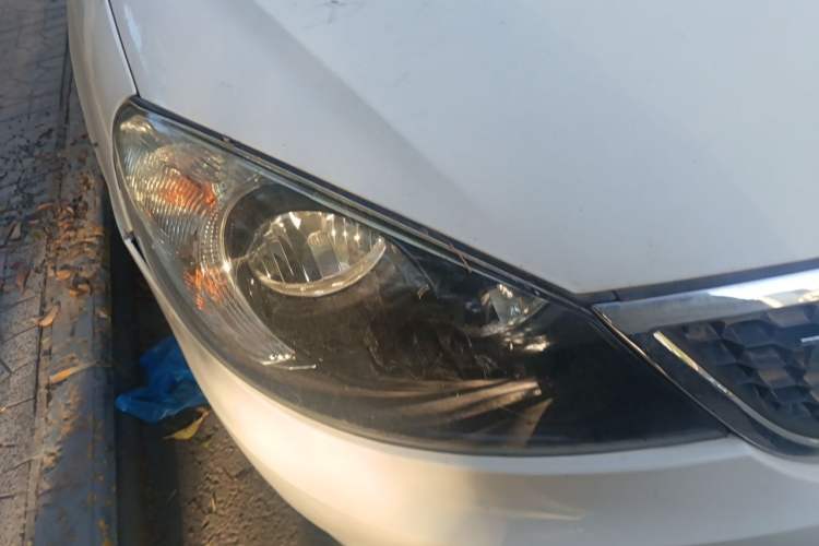 Used Volkswagen Lavida 2010 1.4TSI Sport Edition Right Front Headlight