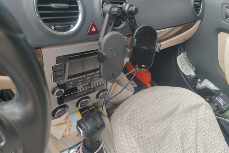 Used Volkswagen Lavida 2011 1.6L Automatic Pinxuan Edition Audio And AC Panel