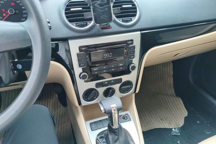 Used Volkswagen Lavida 2011 1.4 TSI DSG Prestige Edition Audio And AC Panel
