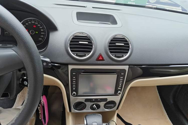 Used Volkswagen Lavida 2011 1.4 TSI DSG Prestige Edition Audio And AC Panel