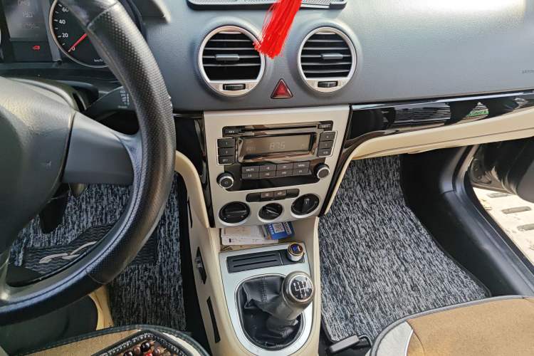 Used Volkswagen Lavida 2011 1.6L Manual Joy Version Audio And AC Panel