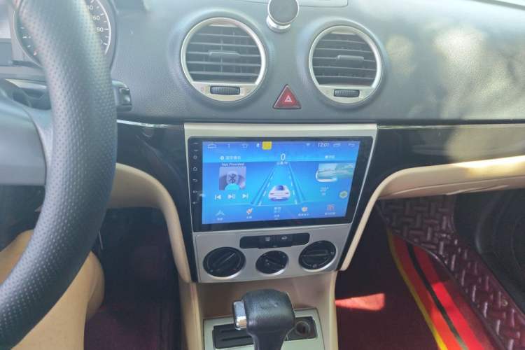 Used Volkswagen Lavida 2011 1.6L Automatic PinYou Edition Audio And AC Panel