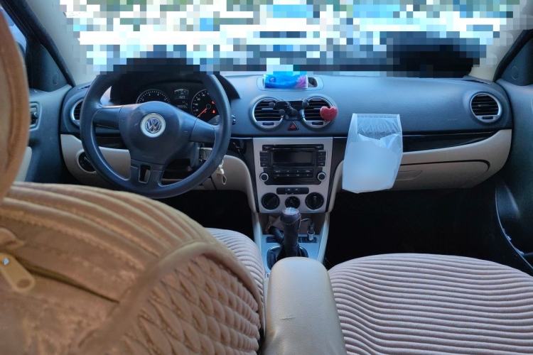 Used Volkswagen Lavida 2011 1.6L Manual Joy Version Center Console
