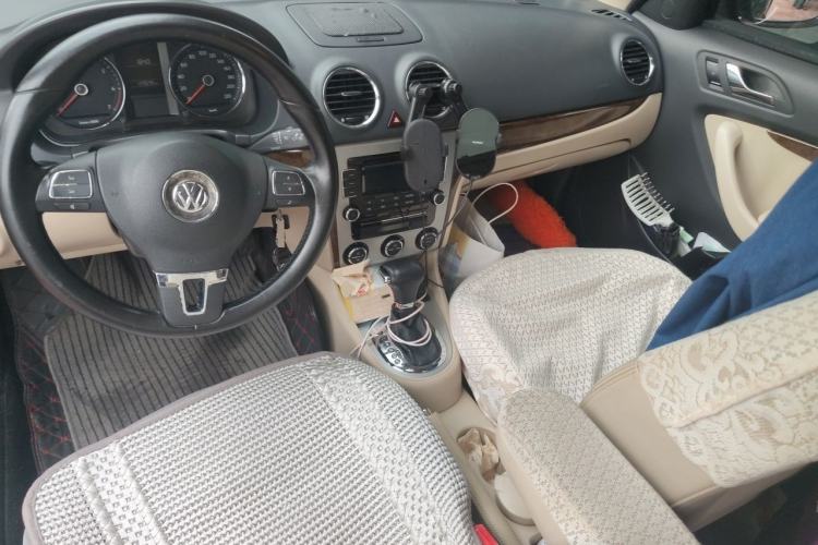 Used Volkswagen Lavida 2011 1.6L Automatic Pinxuan Edition Center Console