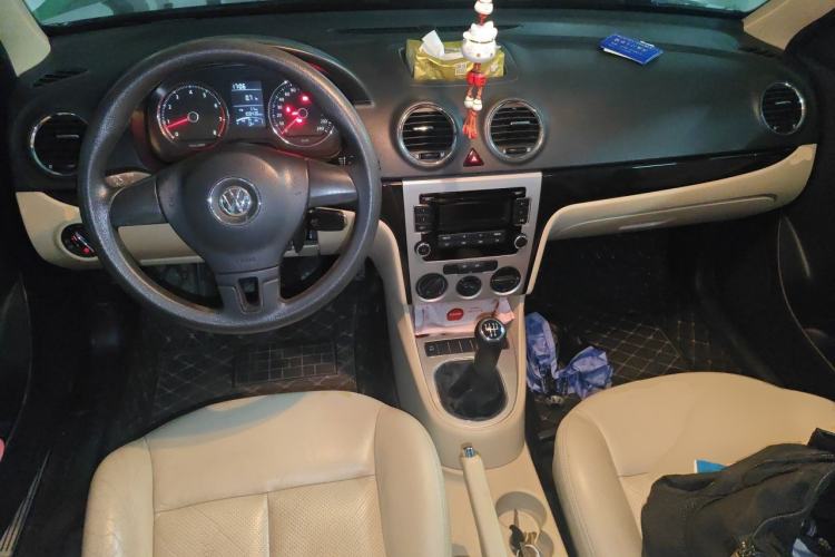Used Volkswagen Lavida 2011 1.4 TSI Manual Prestige Edition Center Console