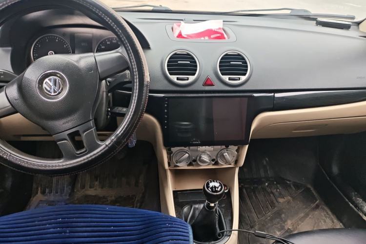 Used Volkswagen Lavida 2011 1.6L Manual Joy Version Center Console
