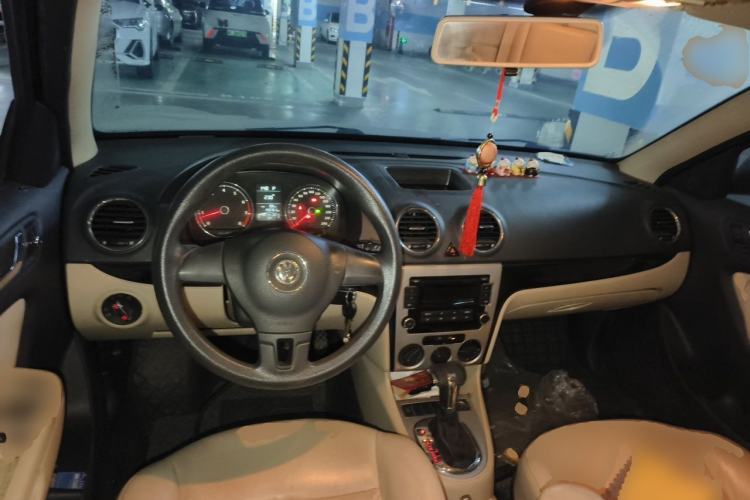 Used Volkswagen Lavida 2011 1.4 TSI DSG Prestige Edition Center Console