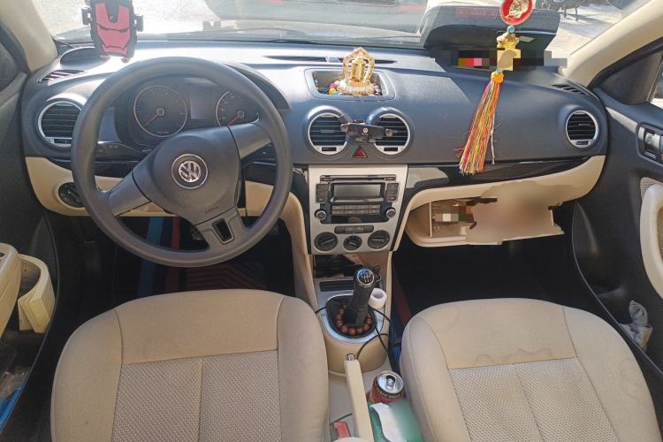 Used Volkswagen Lavida 2011 1.6L Manual Joy Version Center Console
