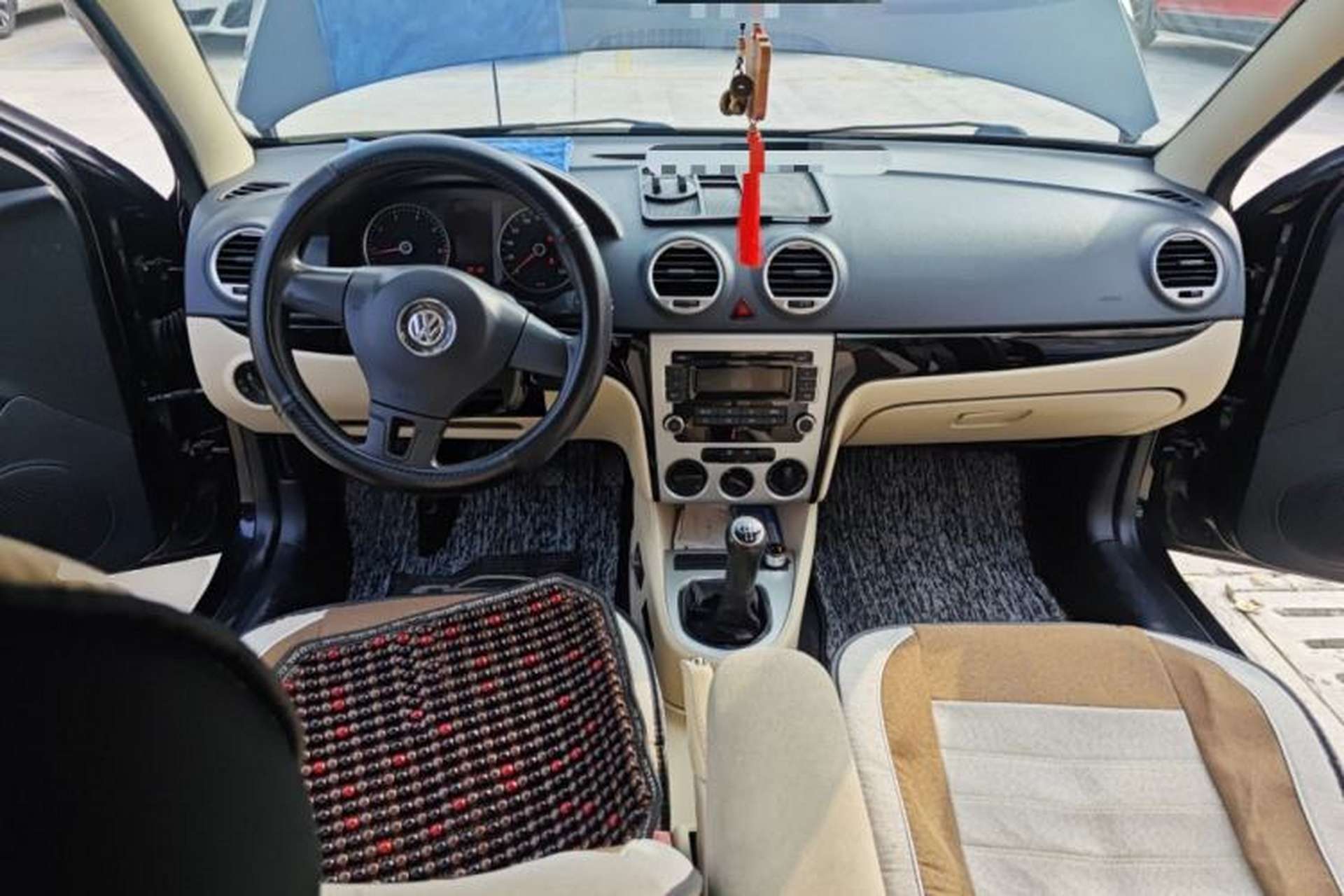 Used Volkswagen Lavida 2011 1.6L Manual Joy Version Center Console