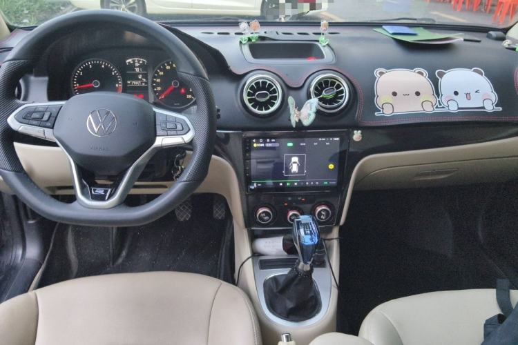 Used Volkswagen Lavida 2011 1.6L Manual Joy Version Center Console