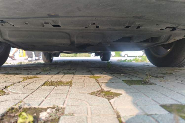 Used Volkswagen Lavida 2011 1.6L Automatic Premium Edition Chassis Front