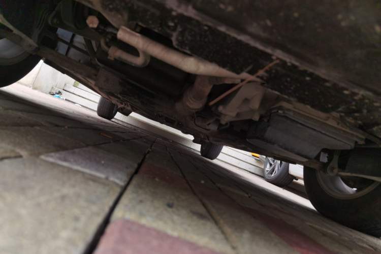 Used Volkswagen Lavida 2011 1.6L Automatic PinYou Edition Chassis Front